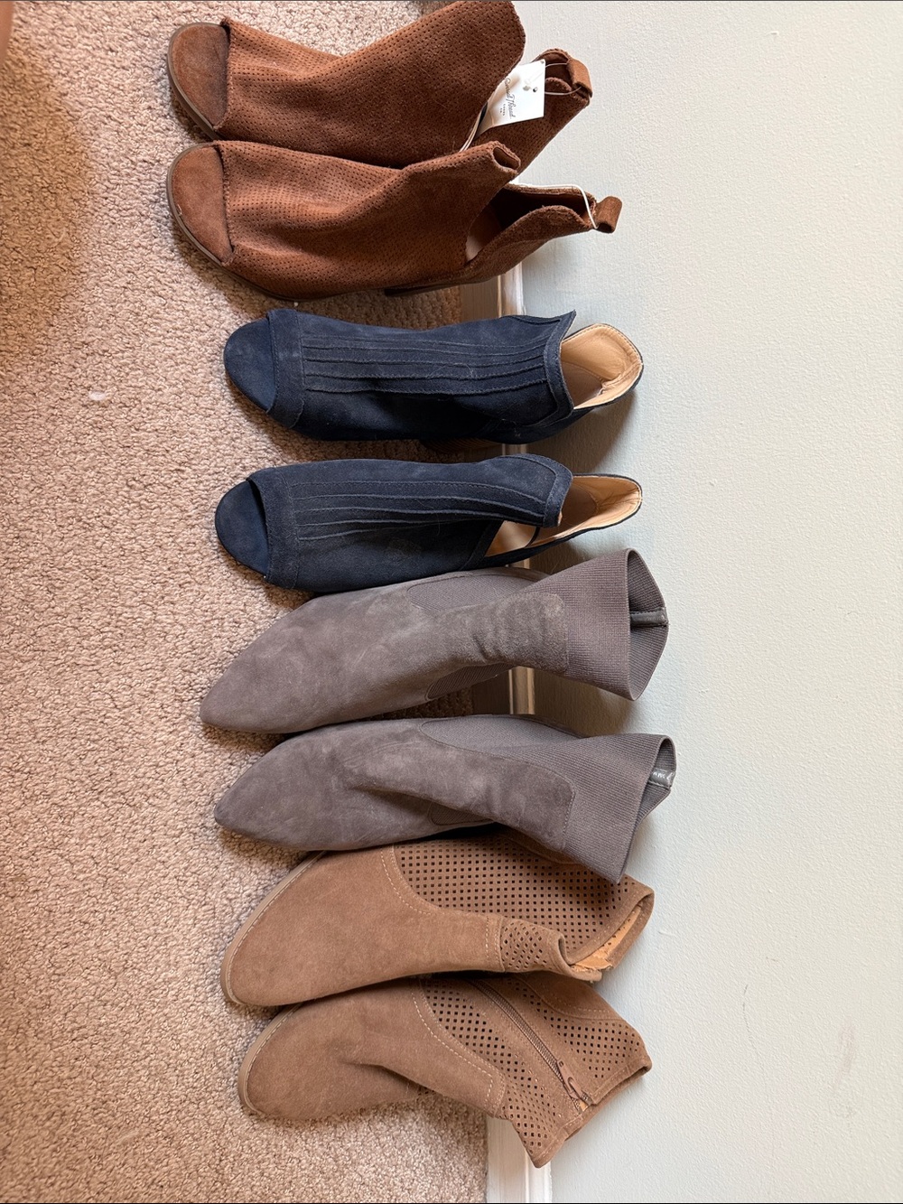 Womens Booties Size 9 (Joe’s, Steve Madden, etc. mix NWT, Never or lightly worn